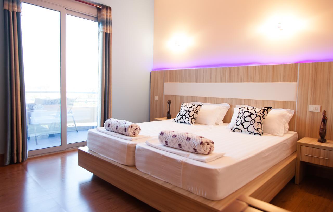 Hotel Blue Moon Ulcinj Eksteriør bilde