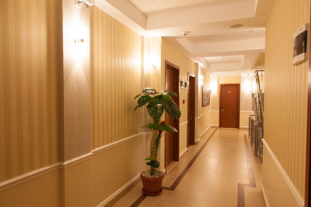 Hotel Blue Moon Ulcinj Eksteriør bilde