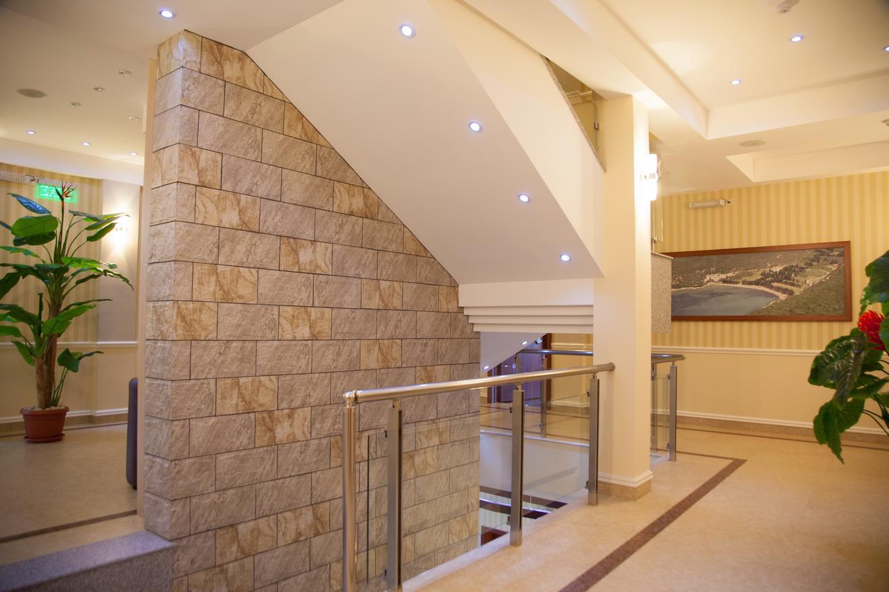 Hotel Blue Moon Ulcinj Eksteriør bilde